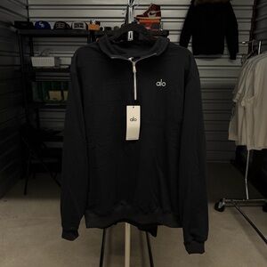ALO Yoga Men’s Black Half-Zip Pullover